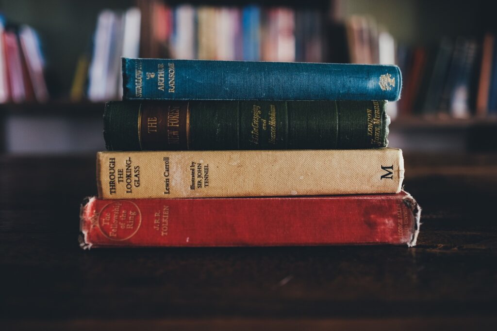 anniespratt-books-1246674_1920